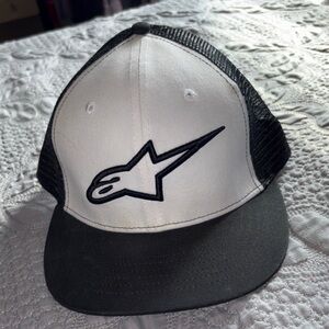 ALPINESTARS  Racing Classic Logo Trucker Style SnapBack Mesh Monochrome Cap OS